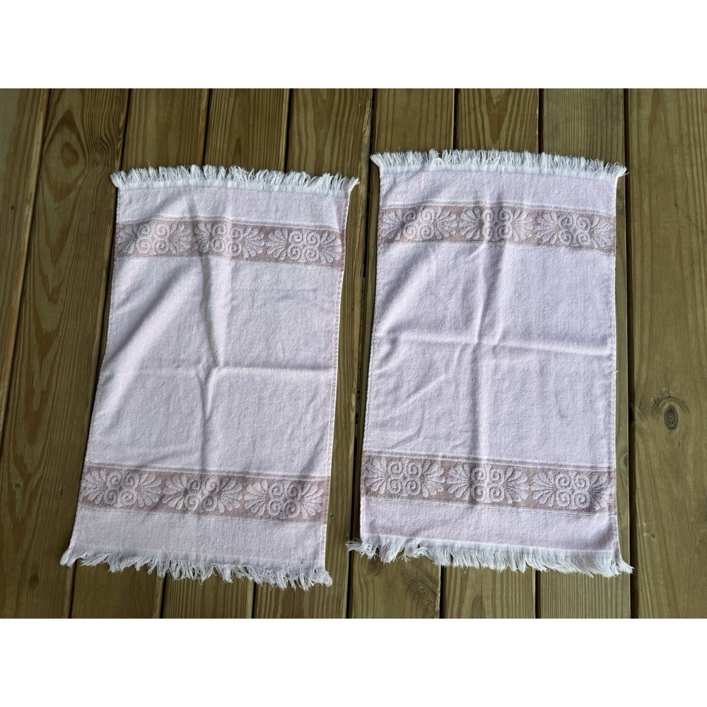 2 Vintage MCM Cannon Monticello Pink Sculpted Hand Towels